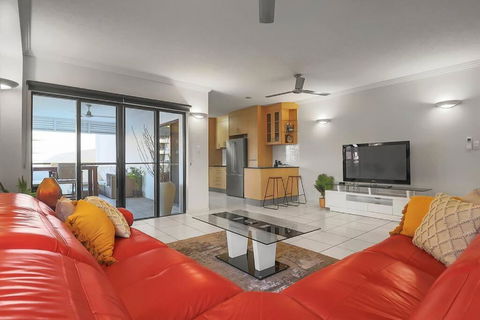 An Abode On Abbott - In The Heart Of The City - WA Accommodation 0