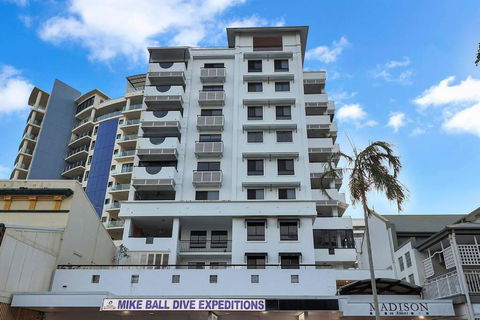 An Abode On Abbott - In The Heart Of The City - WA Accommodation 2