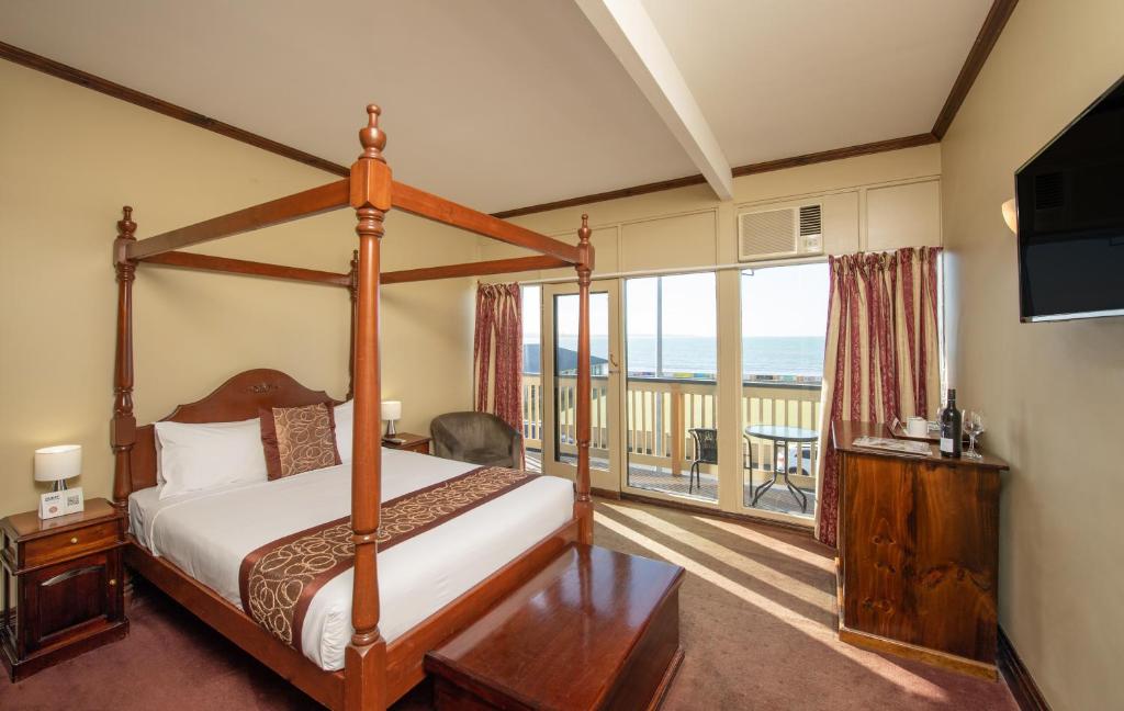 Anchorage Seafront Hotel - thumb 1
