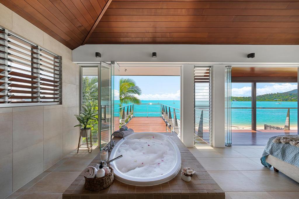 Anusara - Airlie Beach