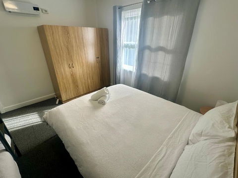 Apartment In The Centre Of Cooma - Tourism Bookings WA 3
