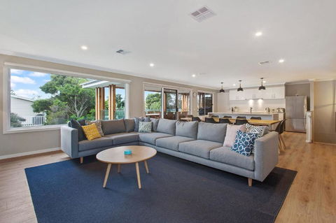 Apollo Grand - Accommodation Australia 0
