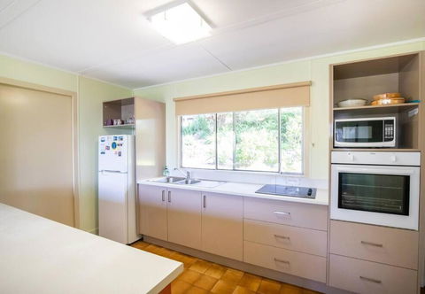 ARCADIA -Straddie Original 3 Bedroom House With Ocean Views - Accommodation Australia 3
