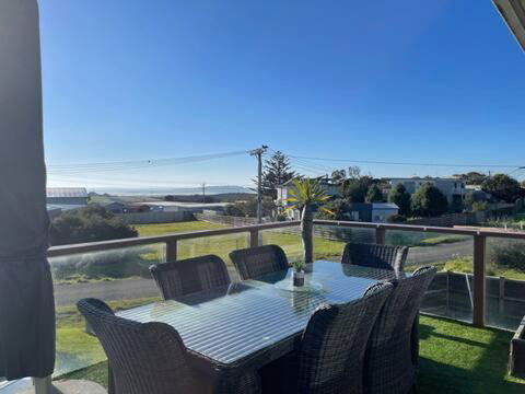 Bayview Beach House - Carnarvon Accommodation 0
