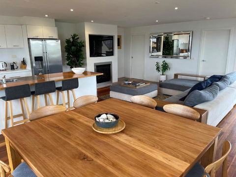 Bayview Beach House - Carnarvon Accommodation 4