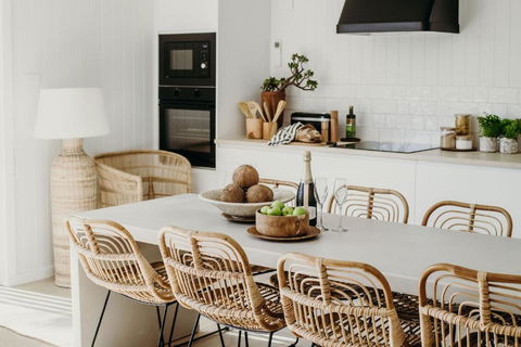 Baybreeze 18 Tomaree Road WiFi Air Conditioning Kitchenette - Carnarvon Accommodation 2
