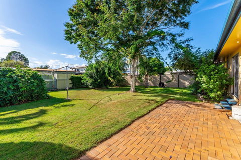 Pet Friendly Cottage In The Heart Of Bribie - Wirraway St, Bongaree - WA Accommodation 13