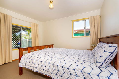 Pet Friendly Cottage In The Heart Of Bribie - Wirraway St, Bongaree - WA Accommodation 11