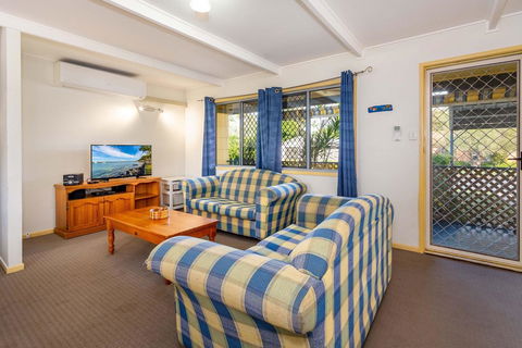Pet Friendly Cottage In The Heart Of Bribie - Wirraway St, Bongaree - WA Accommodation 0