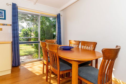 Pet Friendly Cottage In The Heart Of Bribie - Wirraway St, Bongaree - WA Accommodation 1