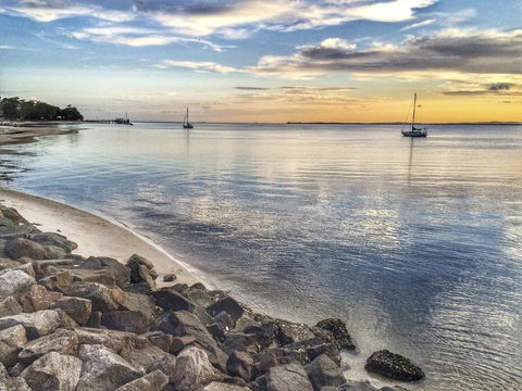 Pet Friendly Cottage In The Heart Of Bribie - Wirraway St, Bongaree - WA Accommodation 9