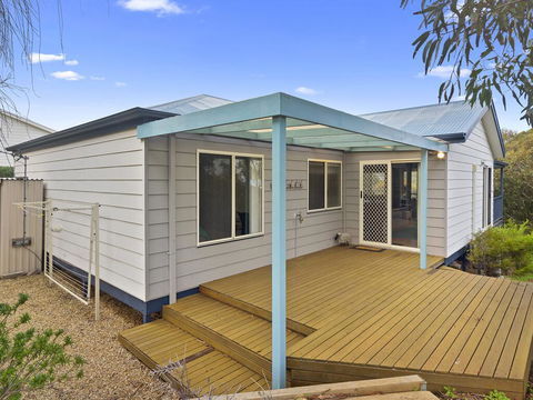 1 Bennett Court - Holiday Melbourne 1