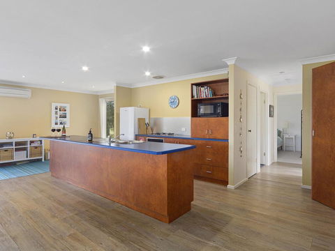 1 Bennett Court - Holiday Melbourne 3