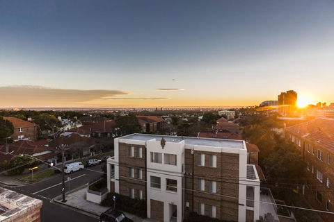 2 Bdrm Art Deco Apt, Stroll To Bondi Junction - Holiday Melbourne 0