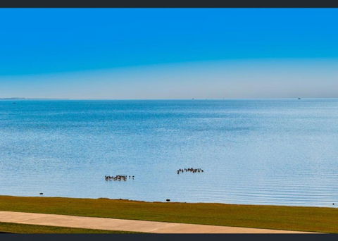 Beachfront Oasis With Private Pool And Nice Views - Carnarvon Accommodation 3