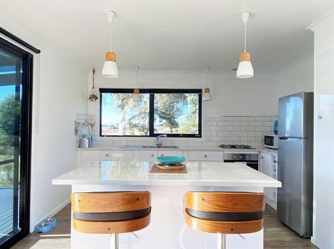 Bella Blue - Scamander River Stay - Carnarvon Accommodation 3