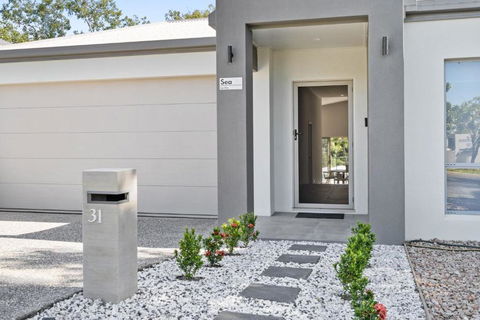 Belle Escapes Sea La Vie 100 Meters To Beach - Carnarvon Accommodation 2