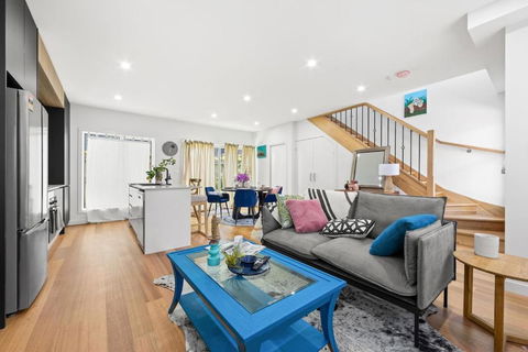 Bellfield Estate Modern 2Bed 2Bath Townhouse - Holiday Melbourne 0