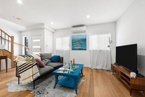 Bellfield Estate Modern 2Bed 2Bath Townhouse - Holiday Melbourne 1