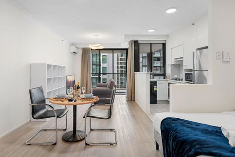 Best Value 2Beds Apt At CBD With Pool Gym Carpark - Carnarvon Accommodation 0