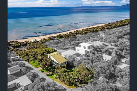 BLAIRGOWRIE VIEWS..front Beach Location Location. - Carnarvon Accommodation 4