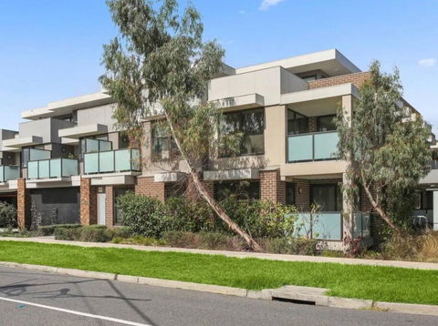Boutique Heidelberg Heights 2BR Apartment 105 - Holiday Melbourne 3