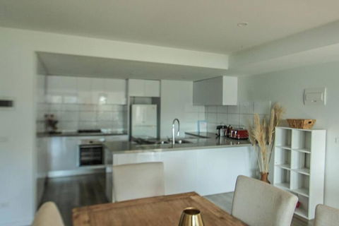 Boutique Heidelberg Heights 2BR Apartment - G01 - Holiday Melbourne 4