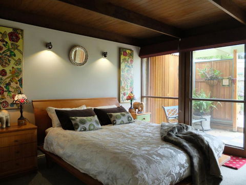 Braeside Bliss - Holiday Melbourne 1