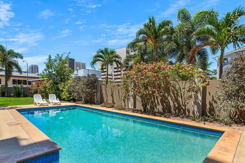 City Love Affair On Stanley - Townsville Tourism 1