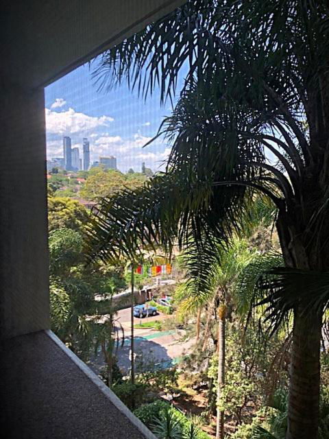 City Oasis - Terrific Location & District Views! - Holiday Melbourne 4