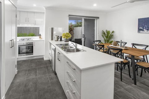 Comfortable 3-Bed Retreat Close Parks - Accommodation Australia 1