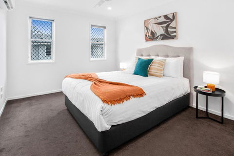 Comfortable 3-Bed Retreat Close Parks - Accommodation Australia 2