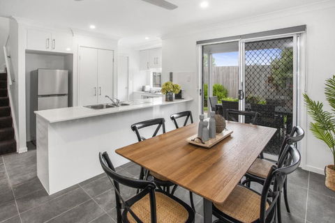 Comfortable 3-Bed Retreat Close Parks - Accommodation Australia 3