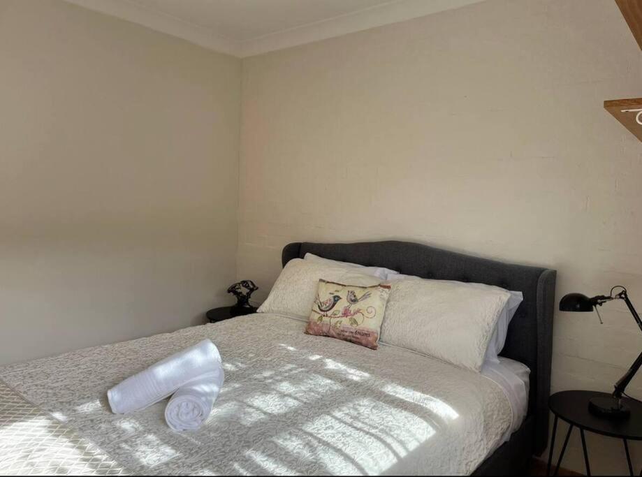 Convenience Meets Comfort! Cute Croyden Grannyflat - thumb 1