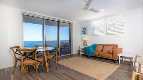 Craigmore On The Beach Unit 6 - Holiday Melbourne 2