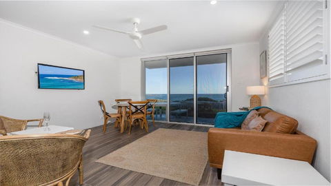Craigmore On The Beach Unit 6 - Holiday Melbourne 3