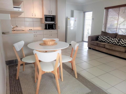 Cranbourne Court Beachside Apartments - Holiday Melbourne 4