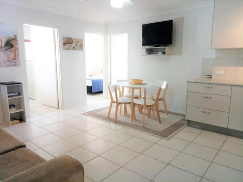 Cranbourne Court Beachside Apartments - Holiday Melbourne 1
