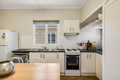 Cute & Cheerful! Close To CBD & Gorgeous Parkland! - Holiday Melbourne 4