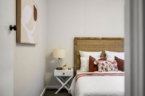 Cute & Cheerful! Close To CBD & Gorgeous Parkland! - Holiday Melbourne 1