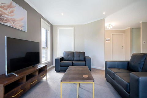 Cute And Cosy 2 Bedroom Unit With Parking And WiFi - Holiday Melbourne 2