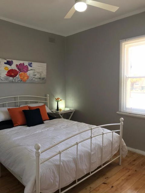 Cute And Cosy II - Events, Workers, Getaways. - Holiday Melbourne 3