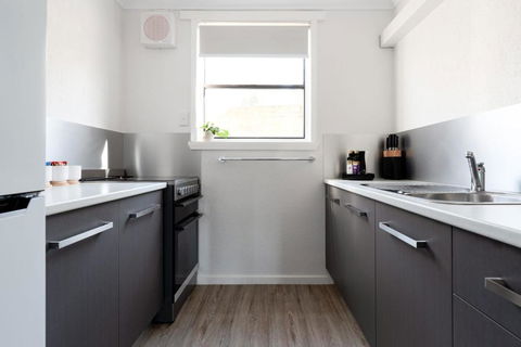Cute And Cosy Studio With Parking & WiFi - Holiday Melbourne 3