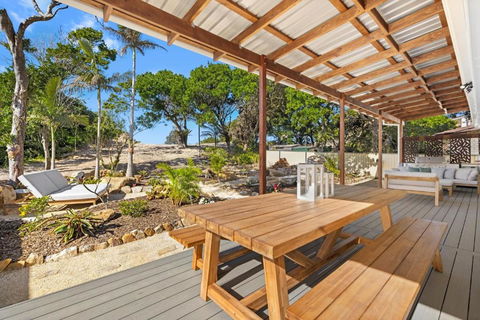 Cute Beach Cottage - Absolute Beach Front - Holiday Melbourne 3