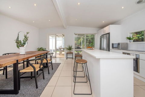 Cutest Cottage Walk To The Beach - Holiday Melbourne 0