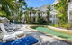 Craven Cottage At Full Moon Terraces - Tropical Queenslander Townhouse - thumb 1