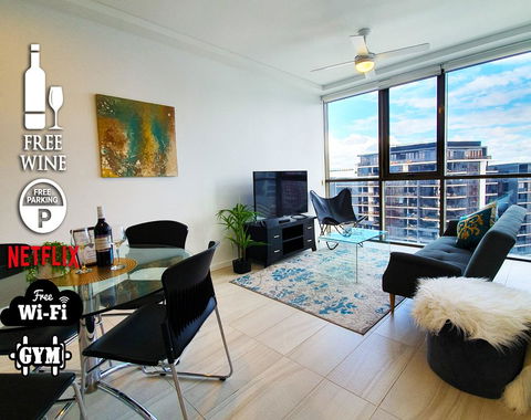 2BR Food & Drink Hub , Gym, Pool, Views, Roof Terrace - Holiday Melbourne 0