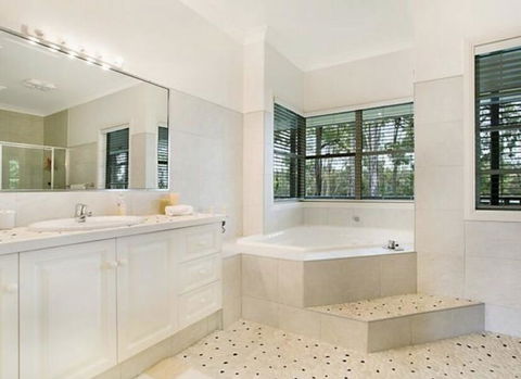 5 Mins To Movie World & Pet Friendly - Byron Bay Accommodation 2