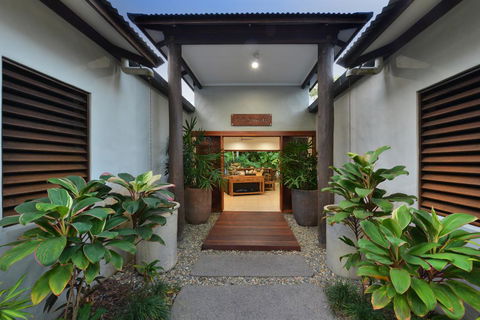 8 @ Sands - Caravan Park Accommodation 1