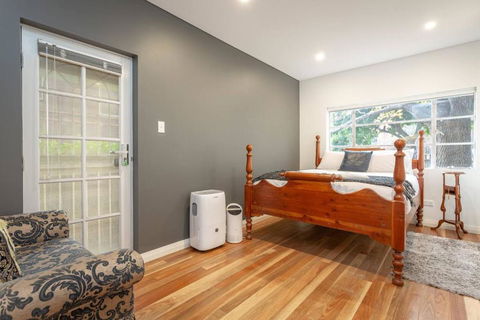 Exclusive Art Deco Escape In Tree-lined Kingsford - Accommodation Australia 4